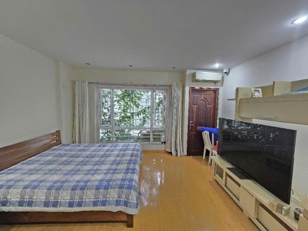 Nhà rộng quá - ô tô đỗ cửa - ai ở cũng tiện - tại phố yên hò 7003194