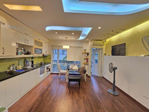 Nhà rộng quá - ô tô đỗ cửa - ai ở cũng tiện - tại phố yên hò 7003195