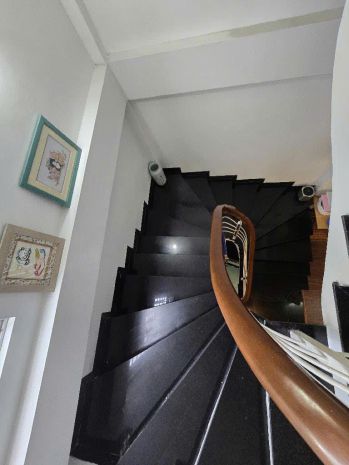 Nhà rộng quá - ô tô đỗ cửa - ai ở cũng tiện - tại phố yên hò 7003196