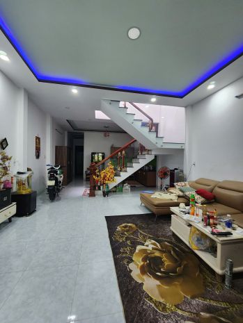 Nhà hẻm ô tô - ô tô đậu trong sân 
gia chủ cần bán căn nhà 7004835