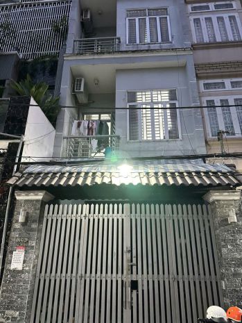 Chính chủ bán gấp căn nhà 2 tầng, hẻm xe ô tô, trên đường 7004982