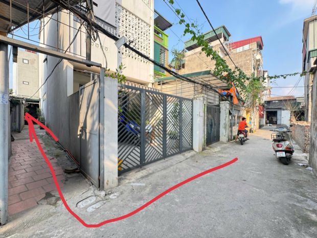 Bán nhà c4 ngõ 405 ngọc thuỵ 57m gần oto chỉ nhỉnh 4 tỷ. lh 7005890