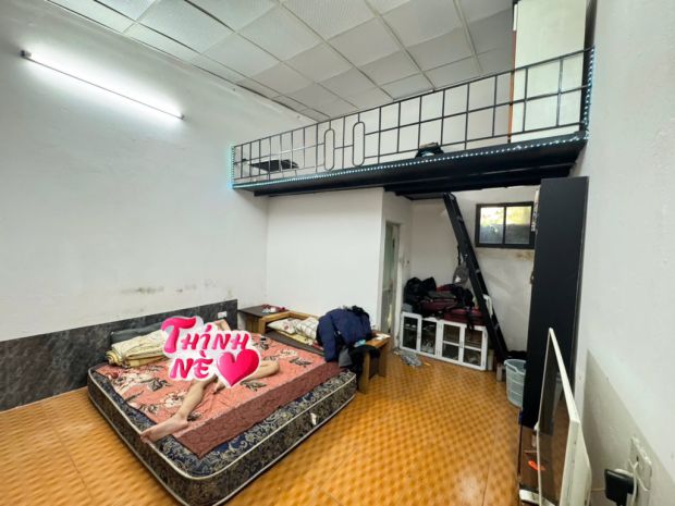 Bán nhà c4 ngõ 405 ngọc thuỵ 57m gần oto chỉ nhỉnh 4 tỷ. lh 7005891