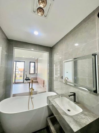 Bán nhà võ chí công- ô tô- thang máy ở ngay -65m 5 tầng 7006021