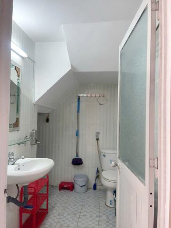 Nhà vị trí đẹp 2 lầust 354 âu dương lân p.chánh hưng 7009319