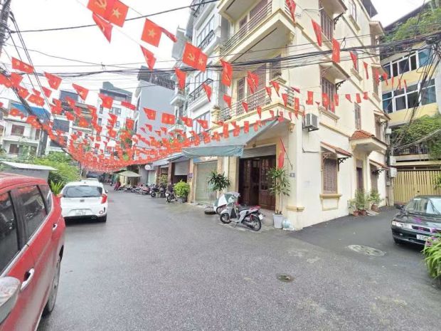 Nhanh mới kịp 
nguyễn ngọc vũ - 90m2 - 3t - mt 6.5m - lô 7009328