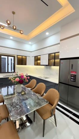 Nhà 1 trệt 2 lầu mt hồ văn cống, 120m2, 2 tỷ 950 7011142