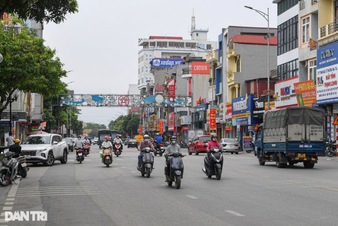 90m mặt quốc lộ 3 . sẵn nhà 4 tầng 7012026