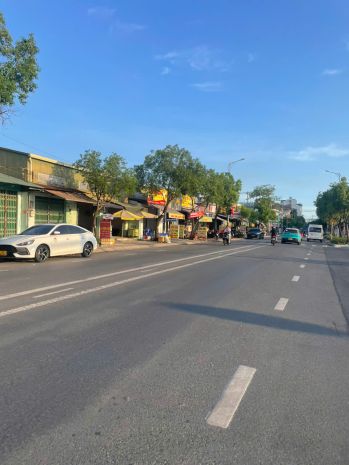 Bán nhà mặt tiền 2500m2 giá 8 triệum2 đường 236 sát đường 7013396