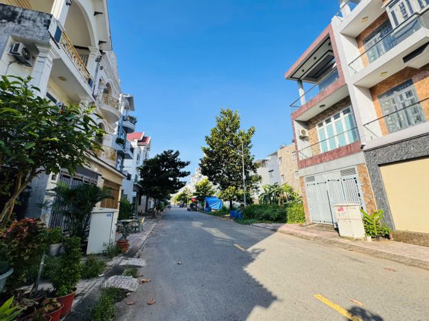 Phú hồng thịnh 9  nhà 4 tầng full nt  ngang 4.5m  giá 7015504