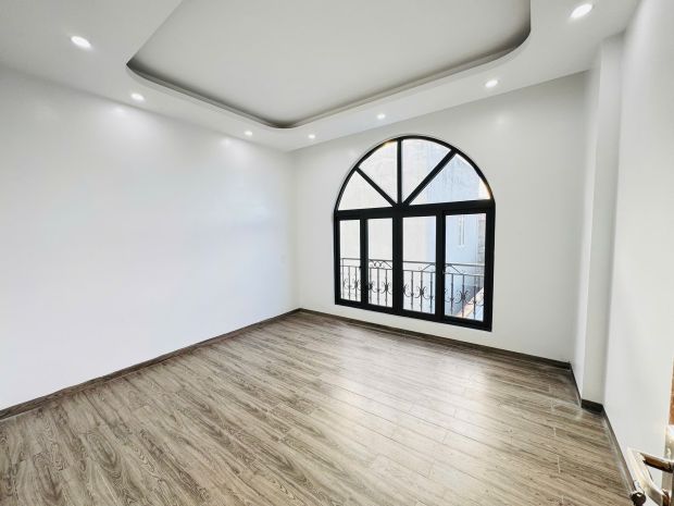 Chỉ còn 2 căn cuối khách ko nhanh thì hết.
nhà mới 4 tầng, 7016123