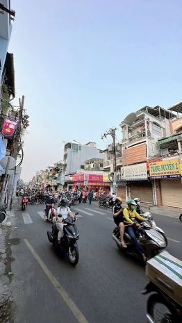 Giá sốc  nhà hxh 6m lạc long quân  dt 41m2 giá chỉ 4.x tỷ 7016454