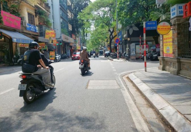 Vị trí vàng, bán nhà mặt phố thụy khuê, vuông đẹp 90m, mặt 7018478