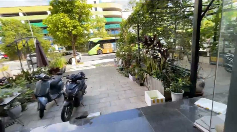 Cho thuê tầng 1 shophouse hoàn thiện  2 mặt tiền 7018702