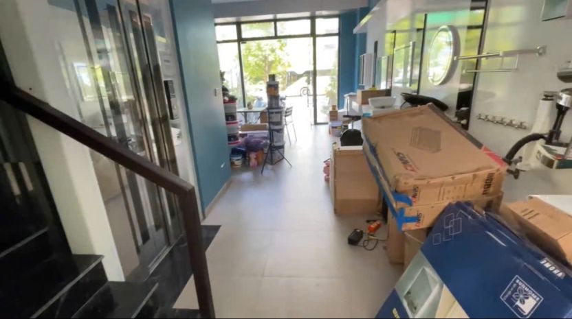 Cho thuê tầng 1 shophouse hoàn thiện  2 mặt tiền 7018703