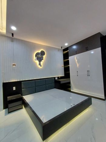 Bán rất gấp mặt tiền cxbh quận 10, dt:4.5x15, t+5l gái 18.5 7019147