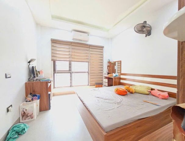 Bán nhà phân lô quan nhân - ô tô tránh vỉa hè - nhà dân xây 7019508