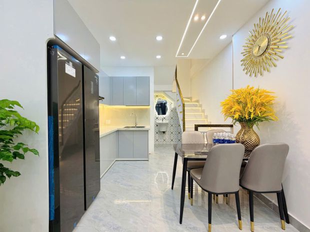 Nhà vị trí đẹp  1 trệt 2 lầu  dt 6x30 7019576