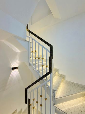 Nhà vị trí đẹp  1 trệt 2 lầu  dt 6x30 7019577