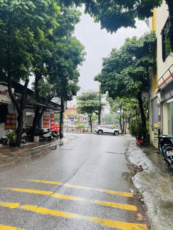 Phố sài đồng 120m2, mt8m dòng tiền khủng 400trtháng mt8m, 7020725