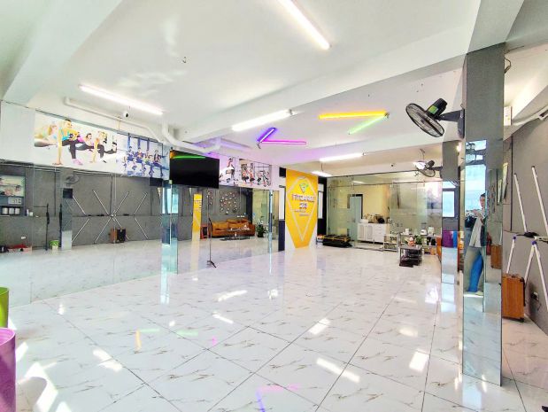 Cho thuê mặt bằng thông sàn  tầng 2 7022243