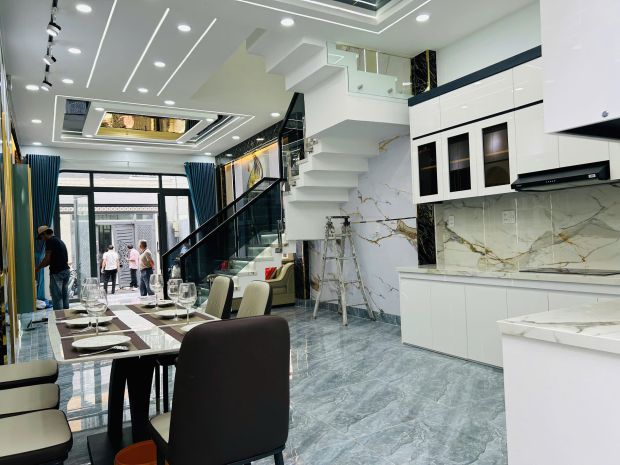 Nhà đẹp, xe hơi vào sân, cách hà huy giáp 300m, nội thất 7022513