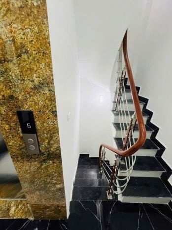 Cần bán nhà dòng tiền ở nguyễn cơ thạch nam từ liêm. sđt 7022574