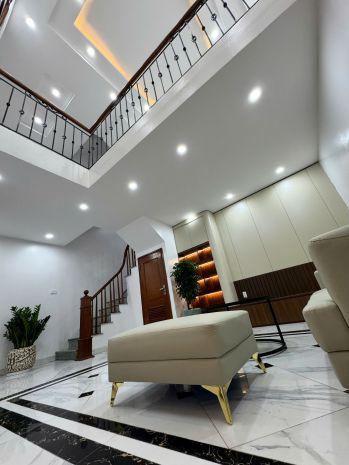 Bán nhà ngọc lâm  full nội thất  30m²  6 tầng  giá 8.3 7022806