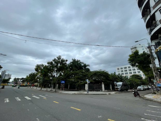 Cho thuê mặt bằng đường mai hắc đế đà nẵng 2 mặt tiền vị 7024603