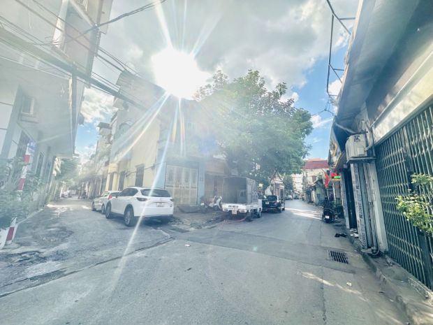 Bán nhà trung tâm phường việt hưng. 52m x 4t oto tránh, khu 7028528