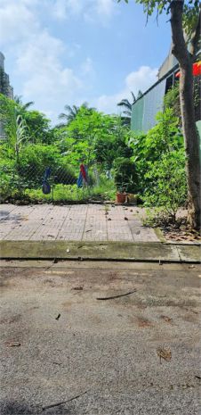 D400 bán rẻ lô đất đẹp khu dân cư đông đúc, khu vực trung 7029356