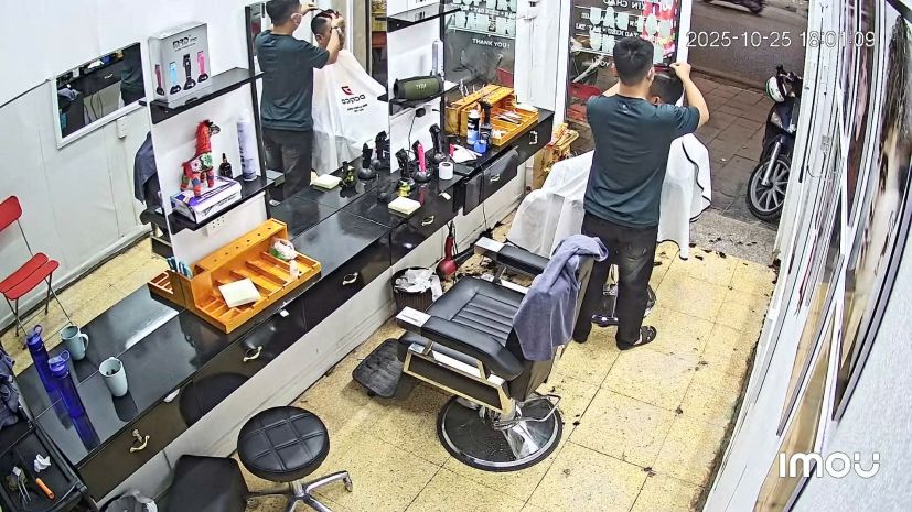 Chính chủ cần sang nhượng quán tóc - quận hai bà trưng - hà 7030639