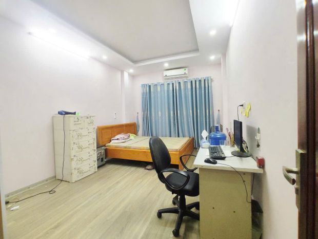 Bán nhà lô góc 3 mặt thoáng ô tô tránh cách 80m.
nhà 5 7031256