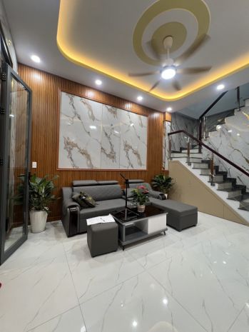 Bán nhà 2 tầng dĩ an,shr đường xe hơi, gần đhqg tphcm 7031828