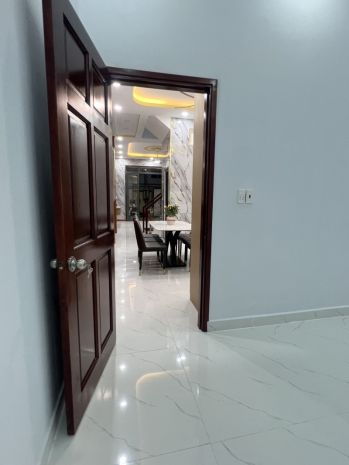 Bán nhà 2 tầng dĩ an,shr đường xe hơi, gần đhqg tphcm 7031834