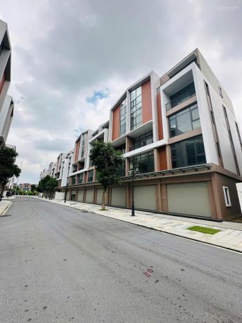 Căn shophouse 2 mặt tiền sát chung cư đơn giá tốt nhất 7034118