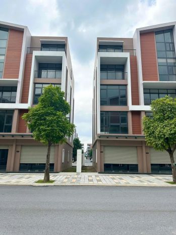 Căn shophouse 2 mặt tiền sát chung cư đơn giá tốt nhất 7034120