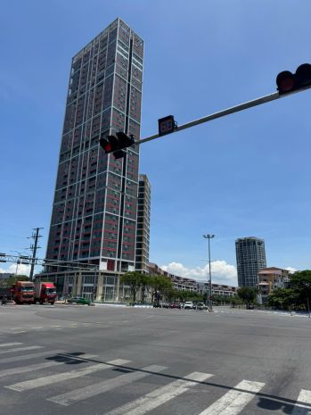 - đất mặt tiền nguyễn tất thành, ngay bãi tắm biển liên 7036858