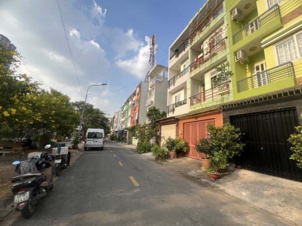 Chính chủ gửi bán nhà 4x20m, trệt 2 lầu sân thượng, view 7042188