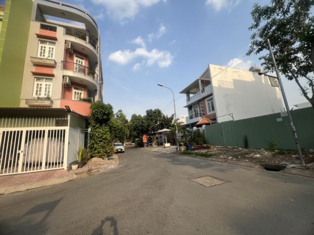 Chính chủ gửi bán nhà 4x20m, trệt 2 lầu sân thượng, view 7042189