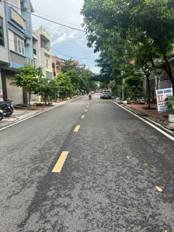 Mặt đường đào nhuận - ngay sát aeon mall - phân lô đường 7042733