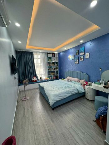 Mt ngang 6m đường 32 q10, dt:6x10 t+3l giá 25 tỷ chốt 7043277