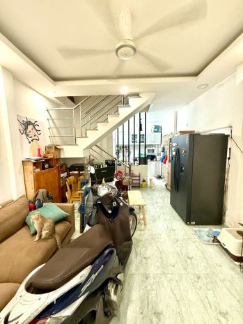 Căn gốc thoáng - hẻm thẳng một trục - trần xuân soạn - 2 7049177