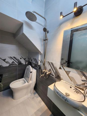 Nhà mới 3 tầng, nở hậu hẻm âu dương lân p.chánh hưng p2q8 7049843