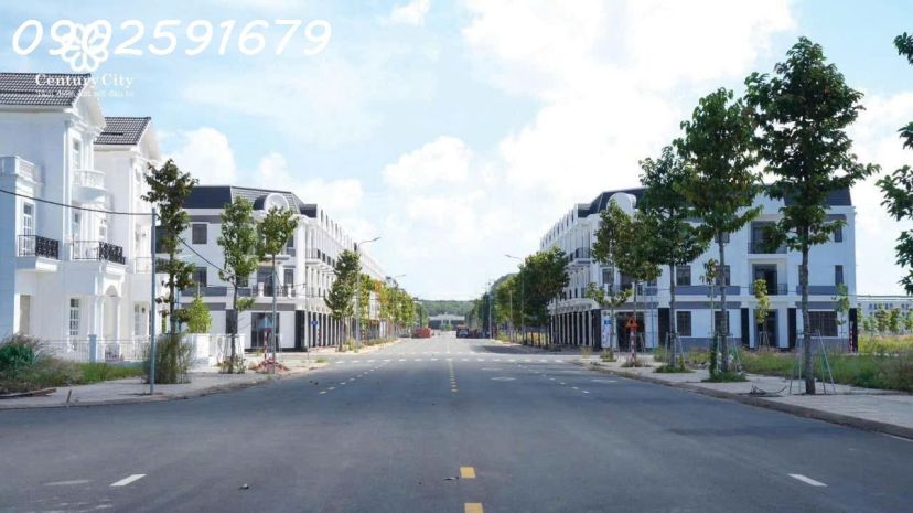 Bán đất nền số hồng, giá 2 tỷ, 100m 5x20, gần sân bay 7051566