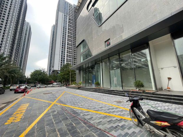 Cđt mở bán quỹ sàn văn phòng  dòng tiền 90100trtháng 7052335