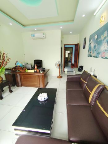 Nhà tên lửa siêu thoáng   3 lầu chỉ 6.999 tỷ  gọi ngay: ! 7052399