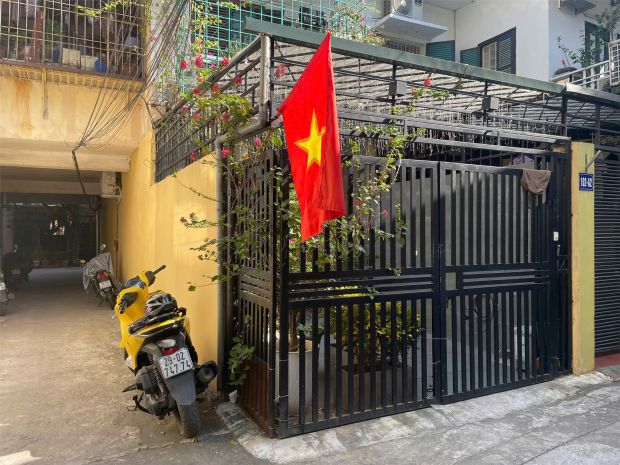 Chính chủ bán nhà tập thể lô góc đường đê la thành, p. thô 7052587