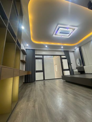 Bán nhà nguyễn văn cừ  ngọc lâm  long biên 7053485