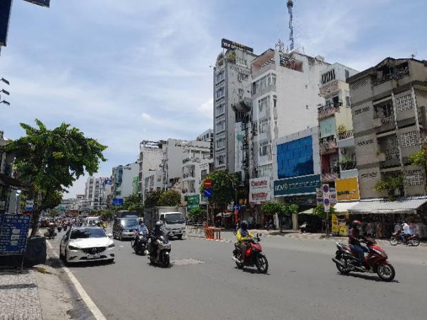 Nhà hxh 7 chỗ  ngủ bên trong  trung tâm quận 1  nguyễn văn 7053902